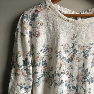 ⚪ LC Lauren Conrad Runway floral cream keyhole pullover blouse